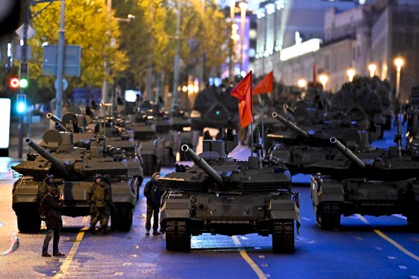 A fenyegetések ellenére megtartják a moszkvai győzelmi parádét