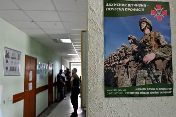 Az orvosi vizsgálatra alkalmatlan ukránokat elviszi a rendőrség