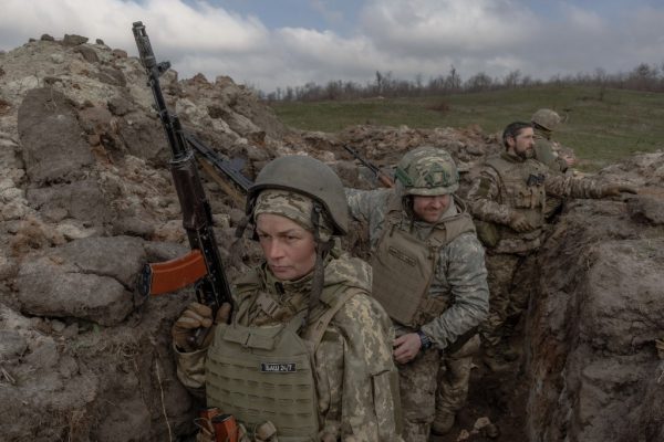 Az ukrán fegyveres erők soraiban szolgáló nők felkészültebbek