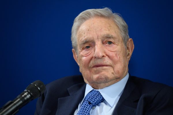 Brutális vezércikkben mentek neki Soros embereinek