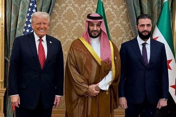 Donald Trump Szíria ideiglenes elnökével találkozott