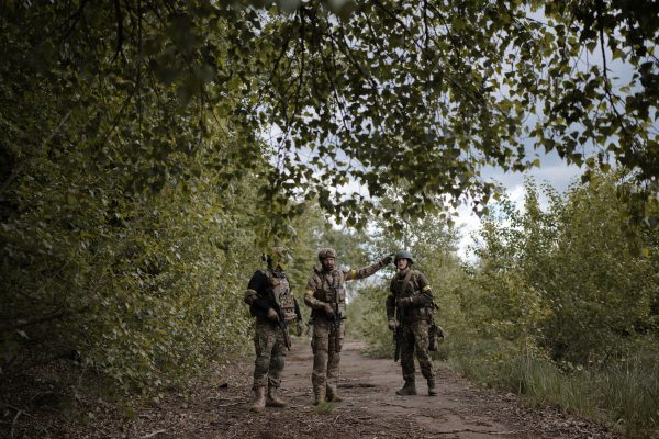 Drónok és emberhiány: az ukrán frontvonal a túlélés határán