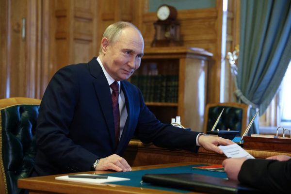 Életbe lépett a Vlagyimir Putyin által javasolt 72 órás tűzszünet