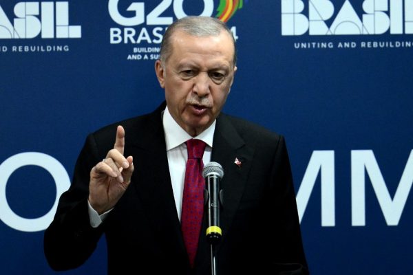 Erdogan óva inti a NATO-t az ukrajnai konfliktusba való beavatkozástól