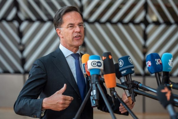 Mark Rutte is kommentálta a Putyin–Trump-telefonbeszélgetést