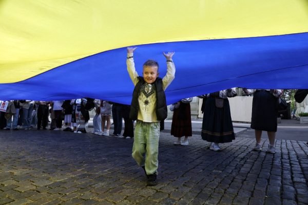 Minden negyedik ukrán gyermek fontolgatja a kivándorlást