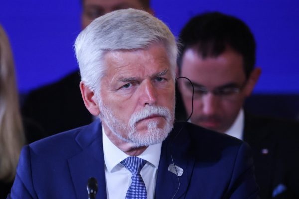 Nincs szó külföldi csapatok Ukrajnába telepítéséről