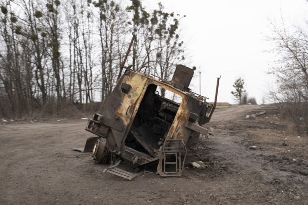 Tank alá bújt – túlélte