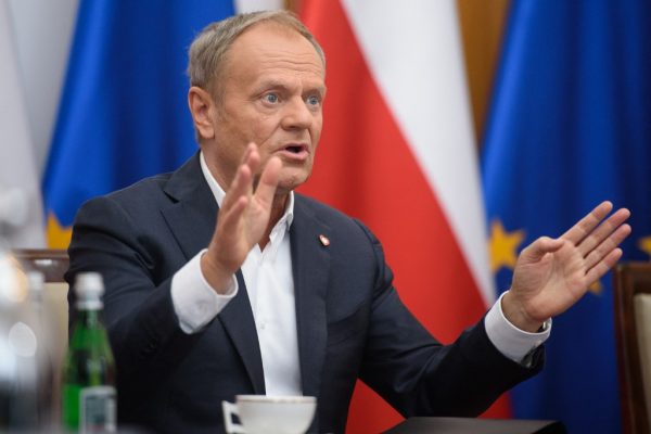 Tusk: A világ azonnali és feltétel nélküli tűzszünetet vár Ukrajnától