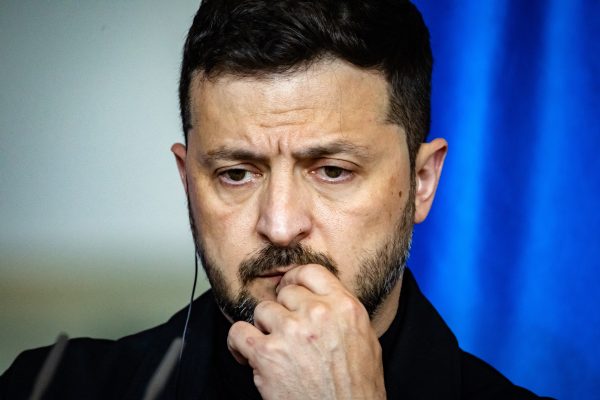 Kiderült, ki irányítja Zelenszkijt valójában