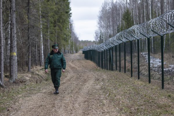 Lettország megtiltotta orosz és fehérorosz állampolgároknak az ingatlanvásárlást
