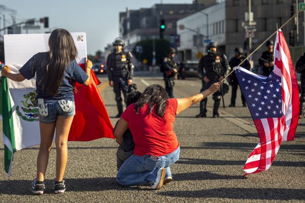 Los Angeles-i tömegtüntetések: Összecsapások a rendőrséggel és gyújtogatás