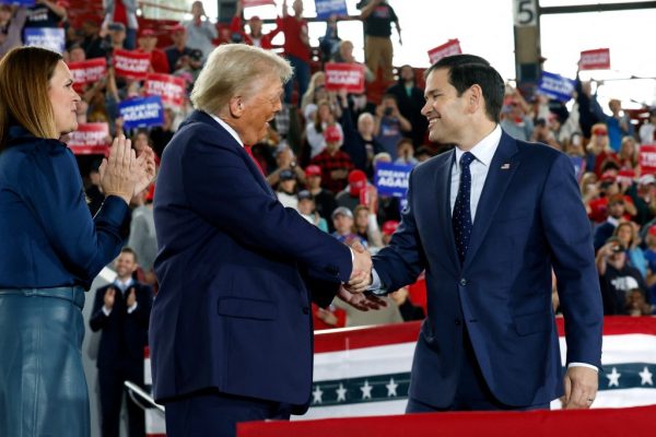 Trump a szankciók helyett tárgyalna Oroszországgal