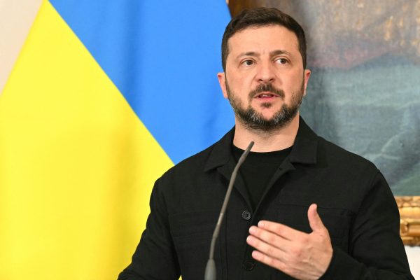 Zelenszkij: Ukrajna területén 695 ezer orosz katona tartózkodik