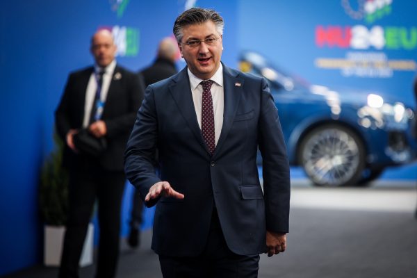 A horvát kormányfő szerint ésszerű lenne elkerülni a vámháborút