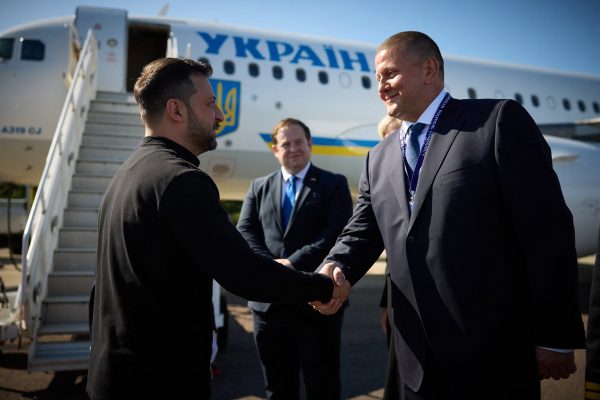A Nyugat számára jobb lenne Zelenszkijt lecserélni Zaluzsnijra?