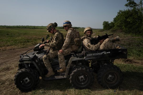 Csaknem 9500 elítélt harcol az ukrán hadseregben, köztük 100 nő