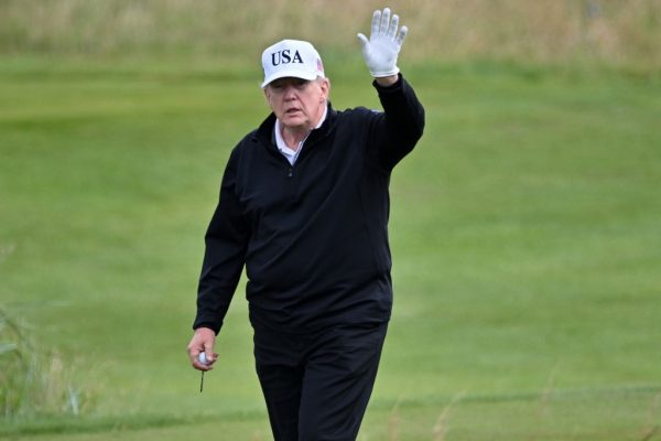 Nyomás alatt az EU: Trump 30 százalékos vámot lebegtet