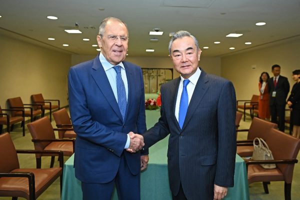 Peking tovább mélyítené stratégiai együttműködését Moszkvával