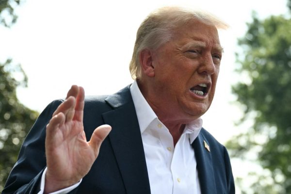 Trump közzétett egy videót Barack Obama letartóztatásáról