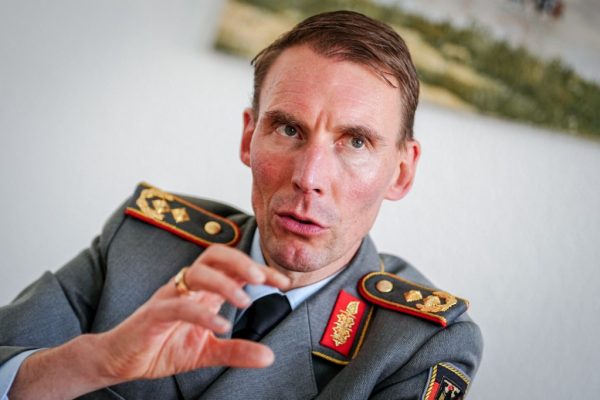 „Ukrajnának az orosz repülőtereket kellene támadnia”