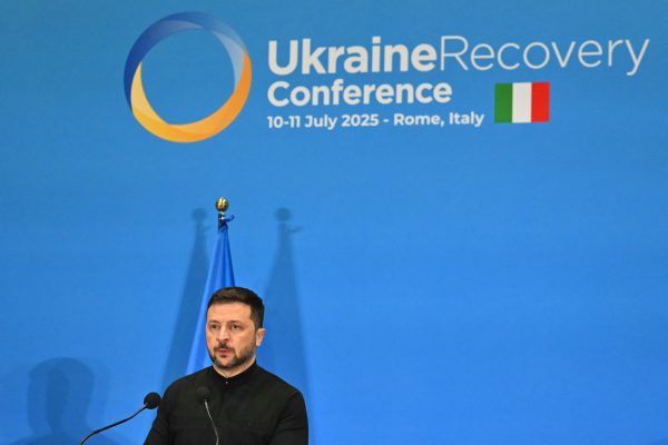 Volodimir Zelenszkij változásokat jelentett be az ukrán védelmi tárcánál