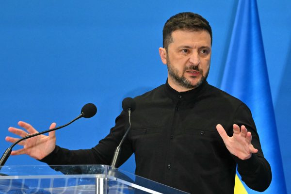 Zelenszkij: Putyin tart az amerikaiaktól