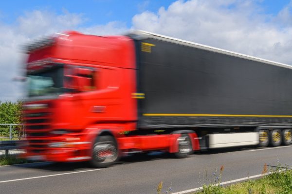 A rakomány között szállította volna a hadköteleseket