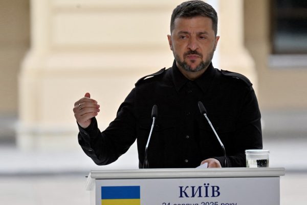 Az ukrán kormány engedélyezte a 18 és 22 év közötti férfiak kiutazását az országból