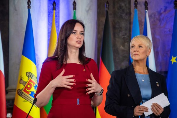 Kettős játék? Oroszországba repült a litván jelölt, miközben a nyilvánosság előtt Putyin-ellenes