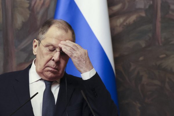Lavrov a nyugati zsarolásról beszélt