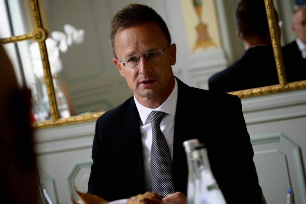 Szijjártó Péter az Antifa mozgalom terrorszervezetté nyilvánítását kezdeményezte